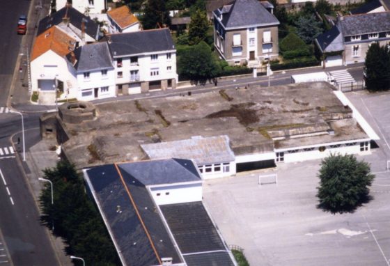 The huge bunker from the air. (Photo: Alain Chazette)
